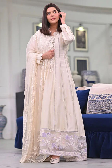 Picture of Nida Yasir in Pastel Lemon Kalidar