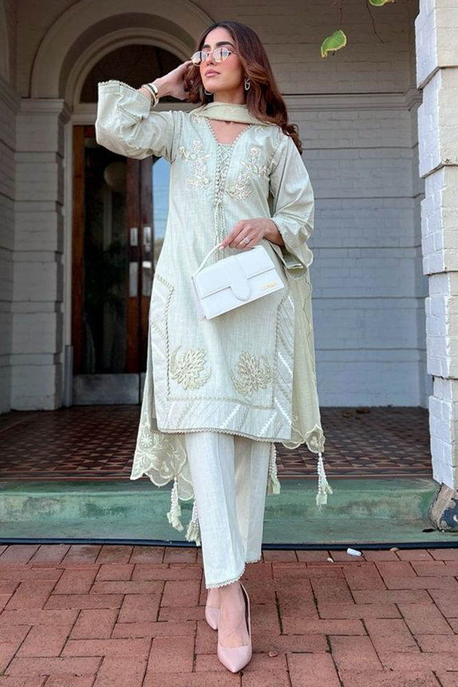 Picture of Zarnab Javed in Sage Irish Green