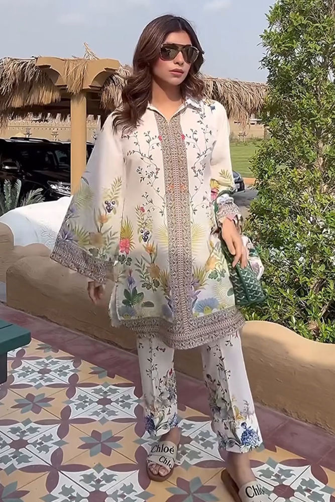 Picture of Zohra Zafar In Palm Whisper